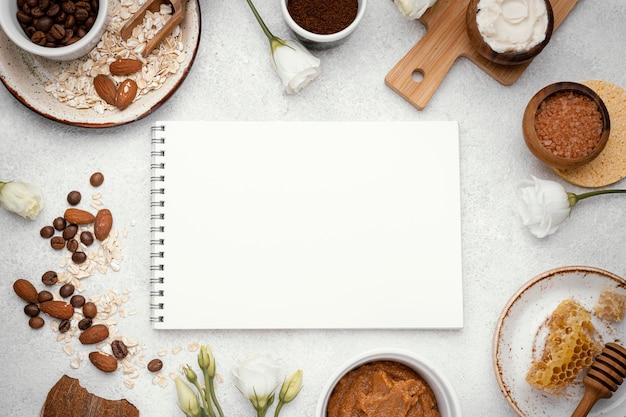 Kawa i notatnik z przepisami